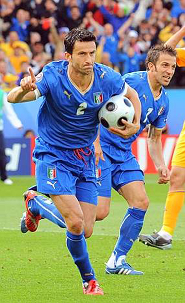 Euro 2008 (16).jpg - Italian defender Christian Panucci (L) celebrates next to Italian forward Alessandro Del Piero after scoring against Romania during the Euro 2008 Championships Group C football match on June 13, 2008 Italy vs. Romania at Letzigrund stadium in Zurich, Switzerland.